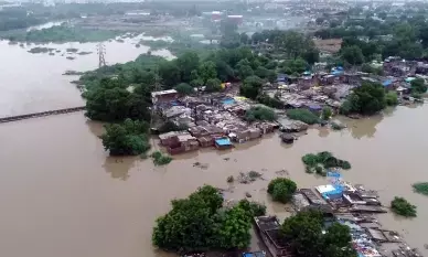 Vadodara workers demand compensation after floods displace thousands