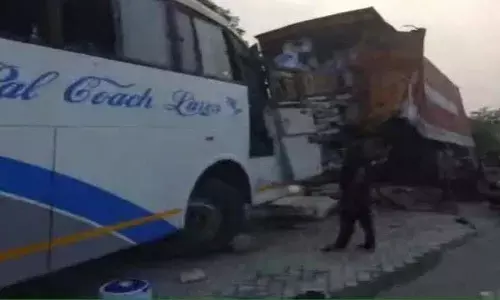 Tragic Road Accident in Hathras: 15 Dead, 18 Injured in Bus Collision