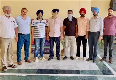 Punjab Vigilance Bureau Nabs Tehsildar and Driver for Accepting Rs 50,000 Bribe Punjab Vigilance Bureau Nabs Tehsildar and Driver for Accepting Rs 50,000 Bribe
