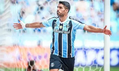 Suarez bids farewell as Paraguay hold Uruguay in World Cup qualifier