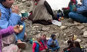 Sunil Grover dines with the locals in mountain, thanks ‘Bappa’ for the opportunity