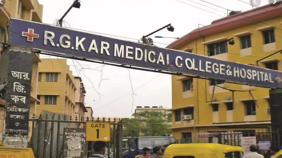Ruckus at RG Kar Medical College After Youth Dies, Family Alleges Medical Negligence Ruckus at RG Kar Medical College After Youth Dies, Family Alleges Medical Negligence