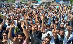 Massive show of strength by Jamaat backed candidate in J&K’s Kulgam