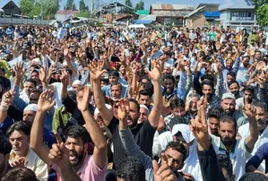 Massive show of strength by Jamaat backed candidate in J&K’s Kulgam