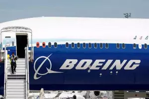 Boeing reaches historic pay contract with workers union