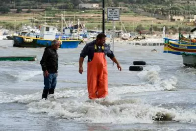 5 divers rescued after encountering difficulties off Malta