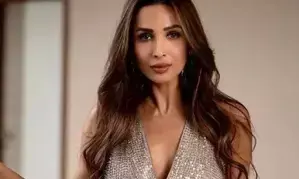 Malaika shares statement after father’s demise, requests privacy