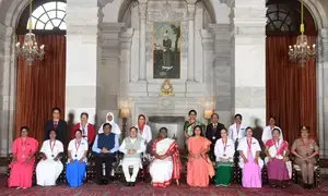 President Murmu confers National Florence Nightingale Award on 15 nurses