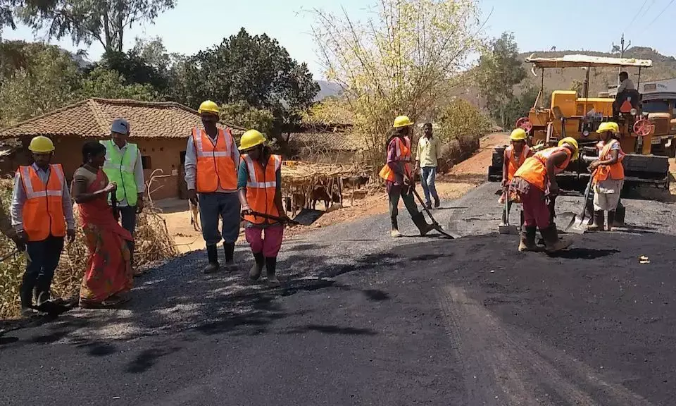 High-Level Meeting to Enhance Road Connectivity and Maintenance in Rural Areas