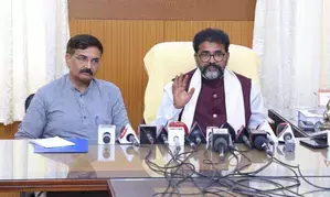 Nehru & Rahul Gandhi’s views similar on reservations: K’taka BJP