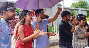 Live telecast, 30-member delegation, protesting junior doctors set fresh terms for talks