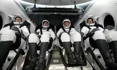 US astronauts complete first commercial spacewalk