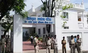 MP: Lokayukta arrests Mauganj SDM for taking bribe, terminated from service