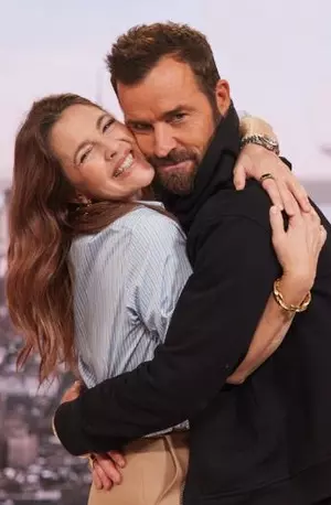 Justin Theroux, Drew Barrymore recall how they broke their ‘chest plate’, tailbone Justin Theroux, Drew Barrymore recall how they broke their ‘chest plate’, tailbone