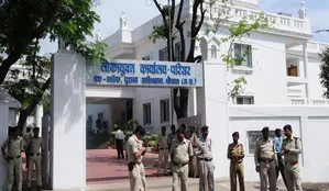 MP: Lokayukta arrests Mauganj SDM for taking bribe, terminated from service