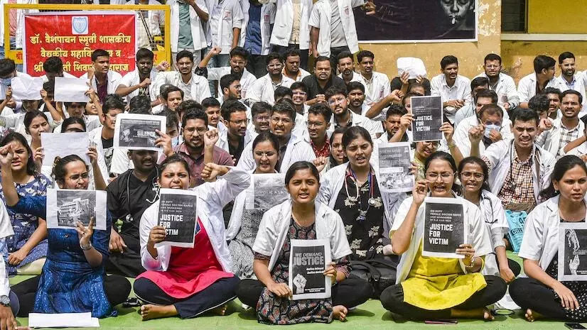 Kolkata’s Protesting Doctors Appeal to President Murmu for Justice in Rape-Murder Case, Seek Safe Working Conditions Kolkata’s Protesting Doctors Appeal to President Murmu for Justice in Rape-Murder Case, Seek Safe Working Conditions