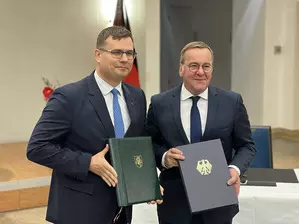 Lithuania, Germany sign pact on rights of German troops
