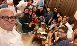 Sumbul Touqeer reunites with ‘Kavya’ gang