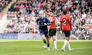 Manchester United slot three past Southampton to cap off dominant performance