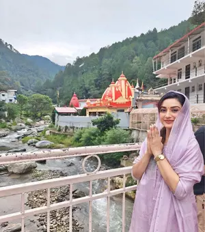 Rati Pandey embarks on spiritual odyssey on her birthday, visits this divine place Rati Pandey embarks on spiritual odyssey on her birthday, visits this divine place