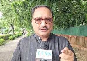 Delhi BJP President slams AAP for hypocrisy over firecracker ban