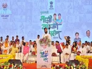 Eknath Shinde slams Cong-led govt in Ktaka as Mandya cops hold back Ganpati idol