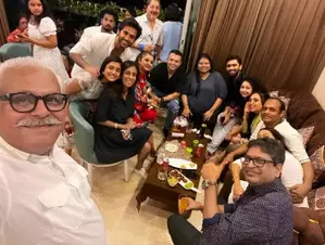 Sumbul Touqeer reunites with ‘Kavya’ gang