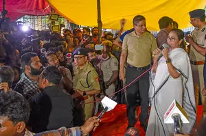 RG Kar tragedy: Junior doctors at CM Banerjees residence for talks, all 30 allowed in (2nd Lead)