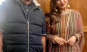 Raveena clicks pictures with fan who scared ‘the living daylights out of’ her