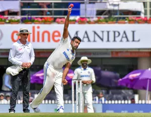 Usman Khawaja praises Ashwin’s spin mastery ahead of BGT Showdown Usman Khawaja praises Ashwin’s spin mastery ahead of BGT Showdown