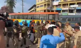 Tension in Ktaka district, two arrested for provocative statements (Ld)