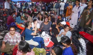 RG Kar protests: 30 member junior doctors delegation reaches CM’s residence (Lead)