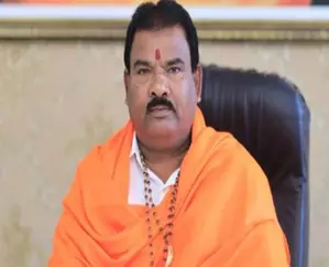 Shiv Sena MLA offers Rs 11 lakh for chopping off Rahul Gandhis tongue; MVA hits back