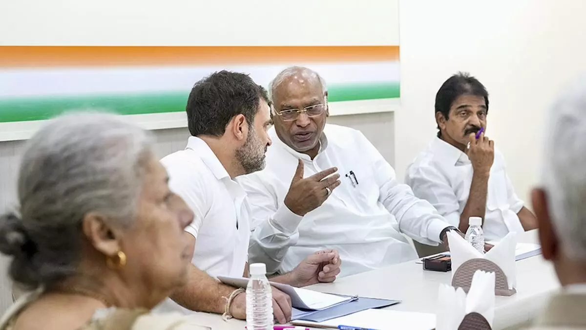 Congress Unveils Manifesto for Jammu and Kashmir Assembly Elections Congress Unveils Manifesto for Jammu and Kashmir Assembly Elections