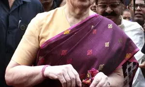 Sonia Gandhi reaches Shimla to stay in Priyanka’s wooden cottage