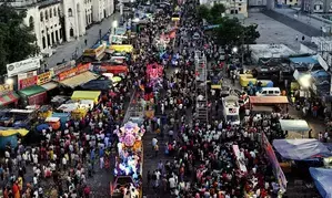 Ganesh immersion underway peacefully in Hyderabad (Lead)