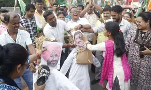 Tripura Congress stages protest over threats to Rahul Gandhi