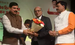 MP govt honours Pune-based writer for his contribution to Hindi & Marathi literature