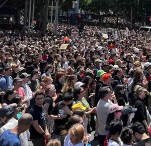 Australian population passes 27 million Australian population passes 27 million