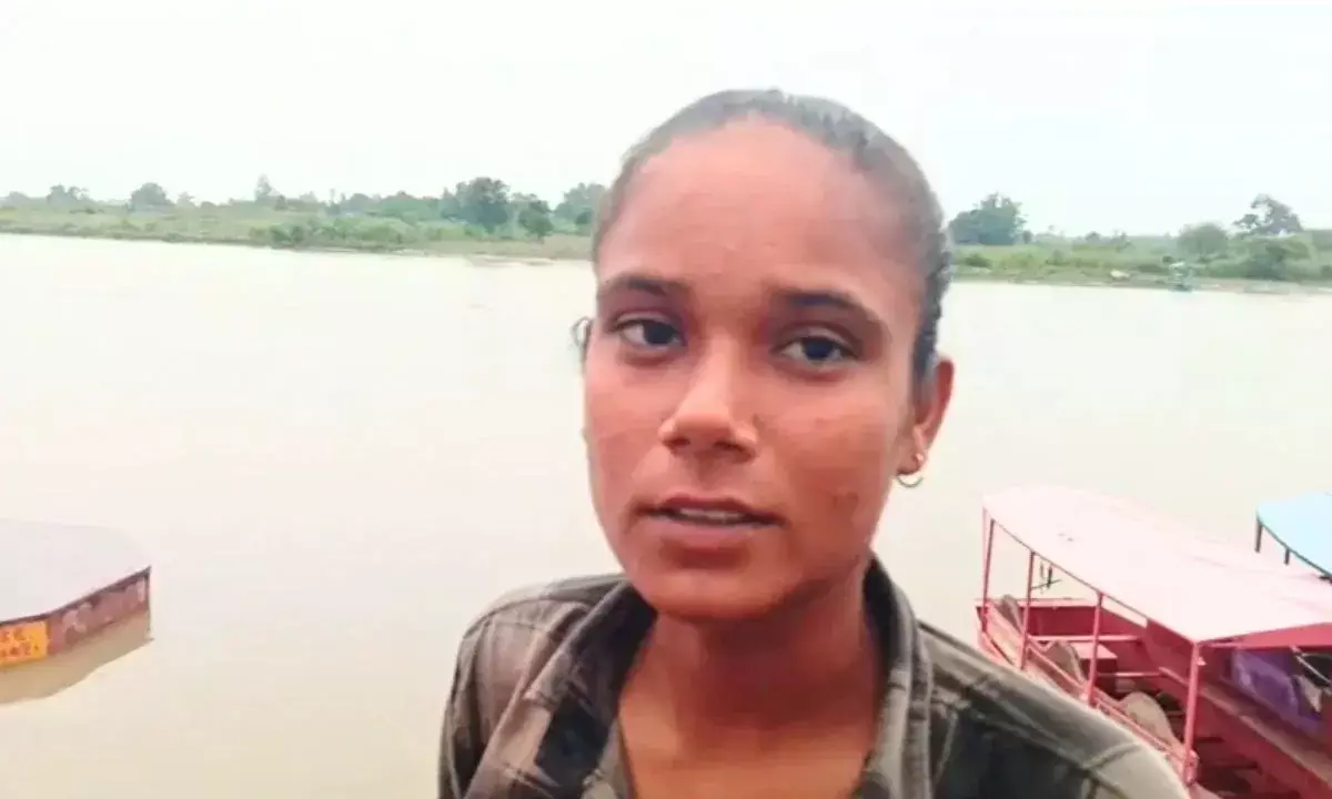 Bravery in the Yamuna: 18-Year-Old Mohini Saves Four Drowning Youths