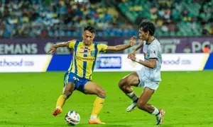 ISL 2024-25: Sea of yellow welcomes East Bengal as Kerala Blasters gear up for fight back