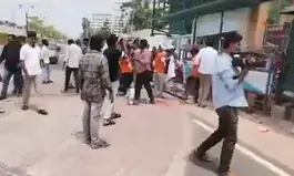 BJYM stages protest at Jagans house over Tirumala laddu row