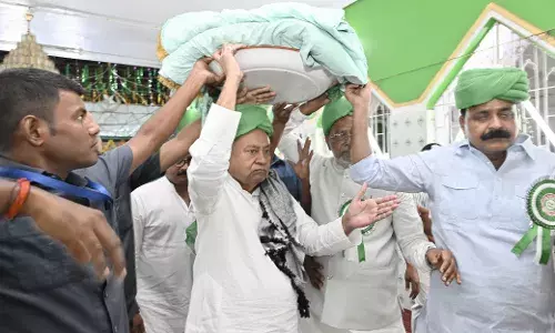 Bihar CM Nitish Kumar Visits Shrine of Hazrat Shah Jalal Shaheed