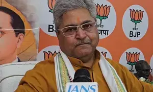 Those protesting death of Badlapur accused are part of tukde-tukde gang, says Dushyant Gautam