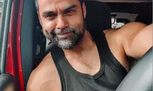 Abhay Deol asks suggestions for long drive tracks, fans list out ‘ZNMD’ songs