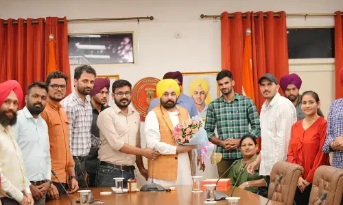 Punjab Chief Minister Bhagwant Mann Reaffirms Commitment to Public Welfare During Meeting with Assistant Professors and Librarians