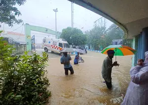 Heavy rain in Chennai leads to waterlogging in many places Heavy rain in Chennai leads to waterlogging in many places