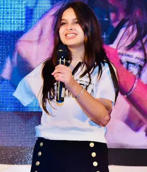 Mumbai schoolgirl is world’s youngest to get shoulder-level arm transplant Mumbai schoolgirl is world’s youngest to get shoulder-level arm transplant