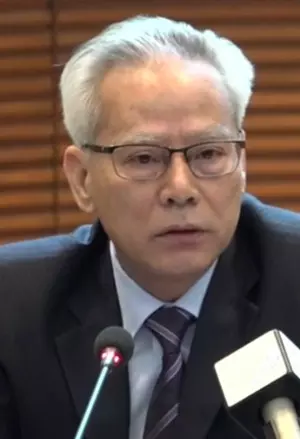 Macaos leader candidate stresses one country, two systems in political platform