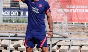 Atletico coach Simeone fumes at fans after Madrid derby halt